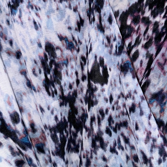 Jennifer Lopez dress. Angled bottom. Lined. 100% poly. Blues on white. 0X. - Picture 3 of 3